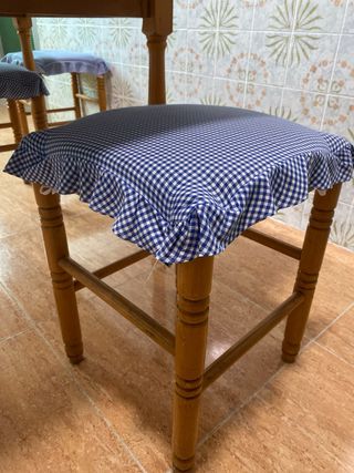 Mesa abatible y 4 taburetes cocina