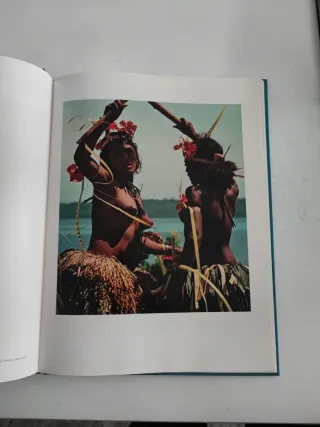 2 libros Micronesia y Polinesia