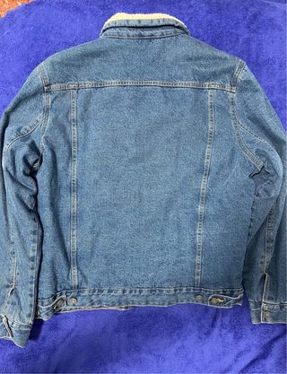 Chaqueta vaquera Pull&Bear con borrego