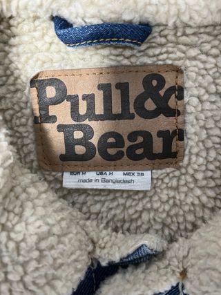 Chaqueta vaquera Pull&Bear con borrego