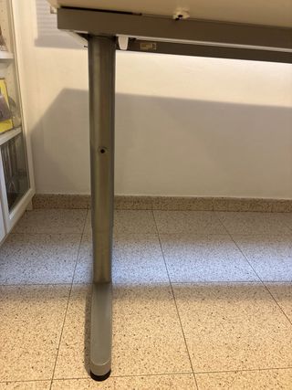 Mesa de oficina blanca