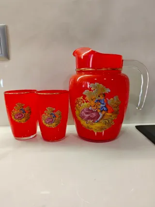 Jarra y vasos vintage rojos