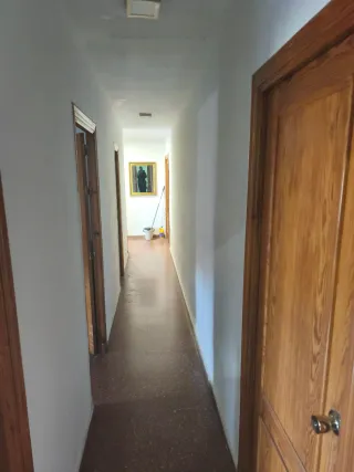 Se alquila piso de 2 dormitorios