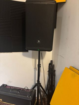 Yamaha MG16XU Mesa de Mezclas & JBL SPEAKERS