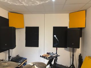 Yamaha MG16XU Mesa de Mezclas & JBL SPEAKERS