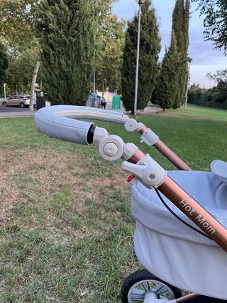 Carrito de bebé hot mum prácticamente nuevo