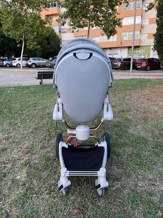 Carrito de bebé hot mum prácticamente nuevo