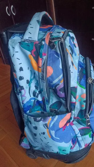 Mochila Totto con ruedas y estampado floral