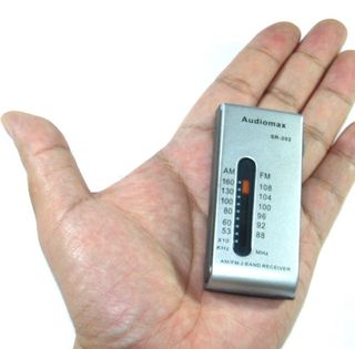 Radio AM/FM ultra compacta