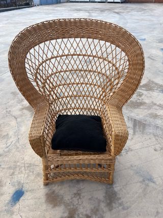 Sillón de mimbre estilo peacock