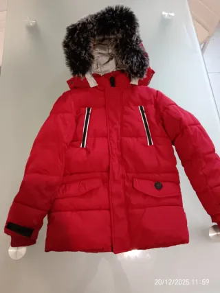 Piumino rosso con cappuccio e pelliccia 8 anni OVS