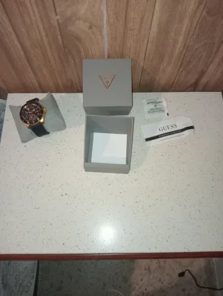 Reloj Guess Negro y Dorado Hombre