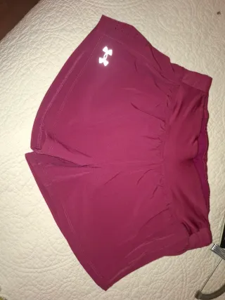 Pantalones cortos Under Armour Burdeos Mujer