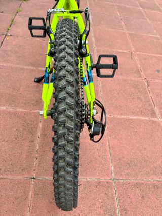 Bicicleta Rockrider ST500 20" amb casc de regal