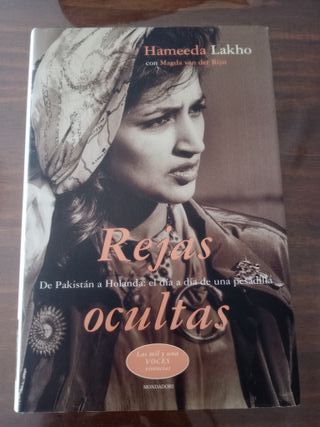 Libros de tapa dura de biografías a 5€/unidad.