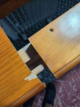 Mesa de comedor de madera maciza