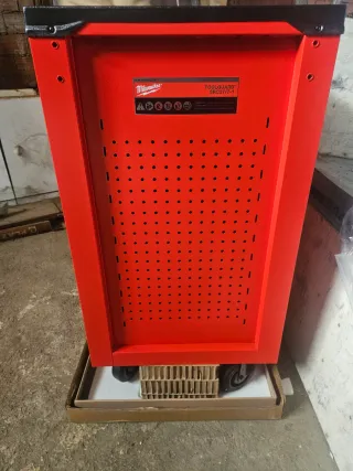 Carro con herramientas Milwaukee