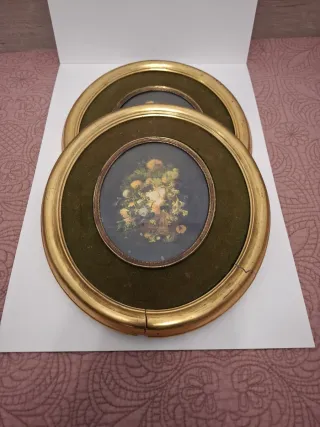 Cuadro Ovalado Dorado con Flores