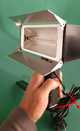 LÁMPARA O ANTORCHA KAISER 3000 PARA FOTO Y VÍDEO