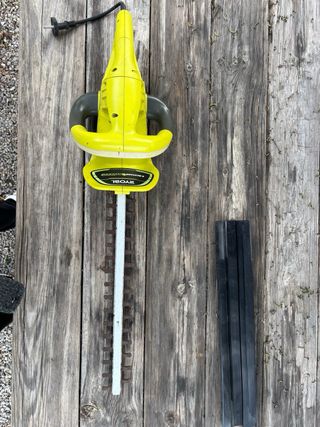 Cortasetos Eléctrico Ryobi