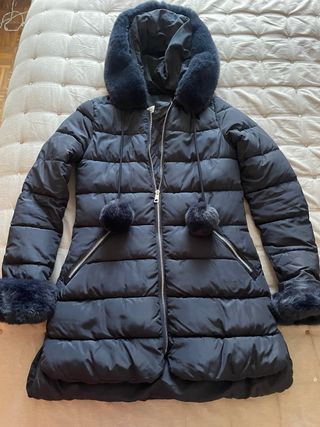 Abrigo Molly Bracken azul con pelo.