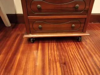 Cajonera de madera 6 cajones, con ruedas.