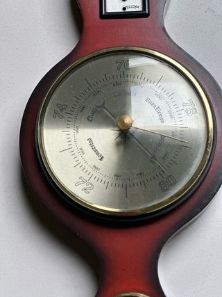 Estación Meteorológica Madera y Metal