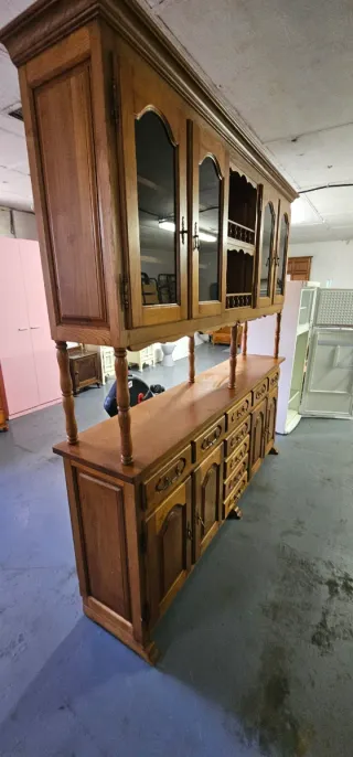 Alacena de cocina o aparador de madera