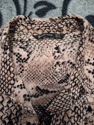 Camisa mujer estampado piel serpiente