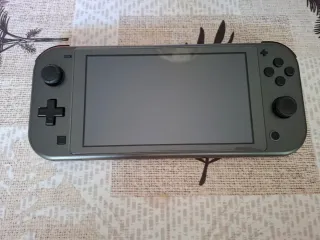 Lote Nintendo Switch Lite +3 juegos incluidos