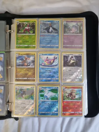 Objetos y cartas pokemon hilos y cosmo