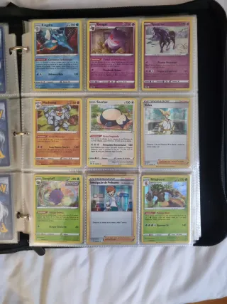 Objetos y cartas pokemon hilos y cosmo