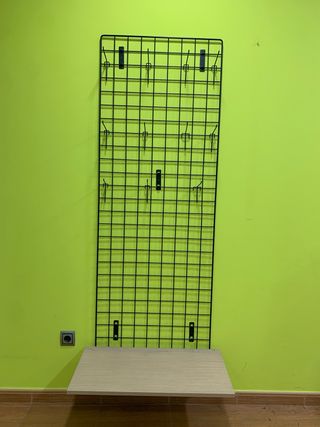 Lote expositores metálicos y expositores con cesta