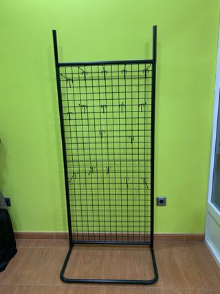 Lote expositores metálicos y expositores con cesta