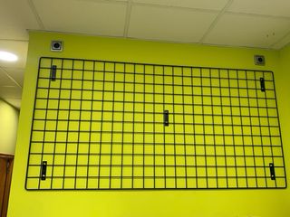 Lote expositores metálicos y expositores con cesta