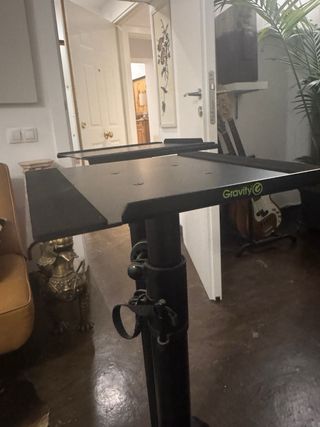 Soportes para altavoces Gravity, semi nuevos