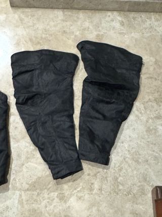 Pantalón Alpinestars Chaleco Fox. chaqueta Thor