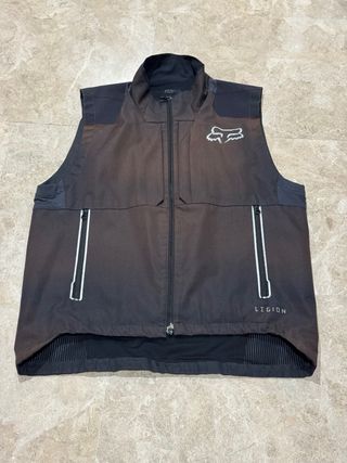 Pantalón Alpinestars Chaleco Fox. chaqueta Thor