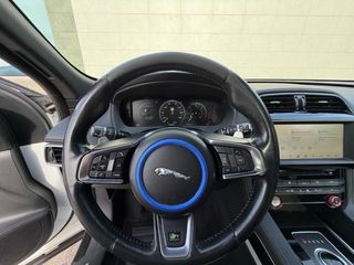Jaguar F-PACE R-Sport 2.0D 180 CV AWD Automático –