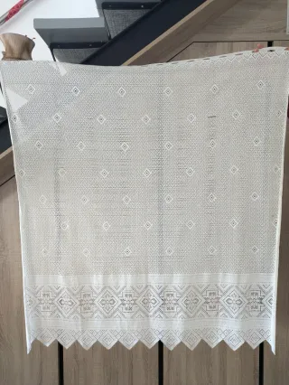 Cortinas de encaje blanco