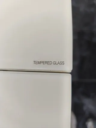 Mesa extensible blanca y madera