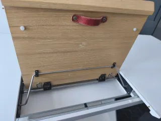 Mesa extensible blanca y madera