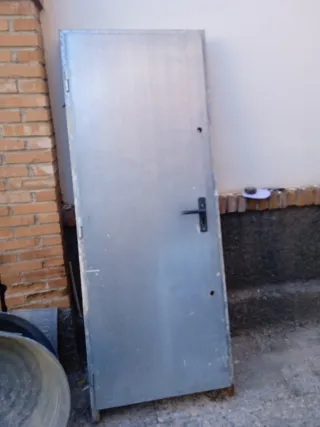 Puerta chapa galvanizada