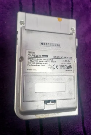 Nintendo Game Boy Pocket Plata + Juego