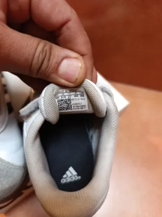 Zapatillas niño velcro blancas y grises