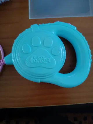 Perrito blanco de peluche con animación