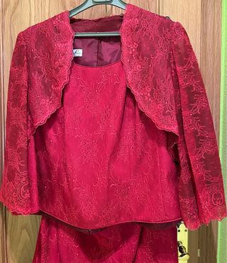 Conjunto rojo de encaje