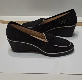 Scarpe scamosciate nere con zeppa 38