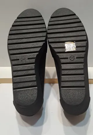 Scarpe scamosciate nere con zeppa 38