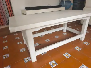 Mesa baja de madera pintada blanca